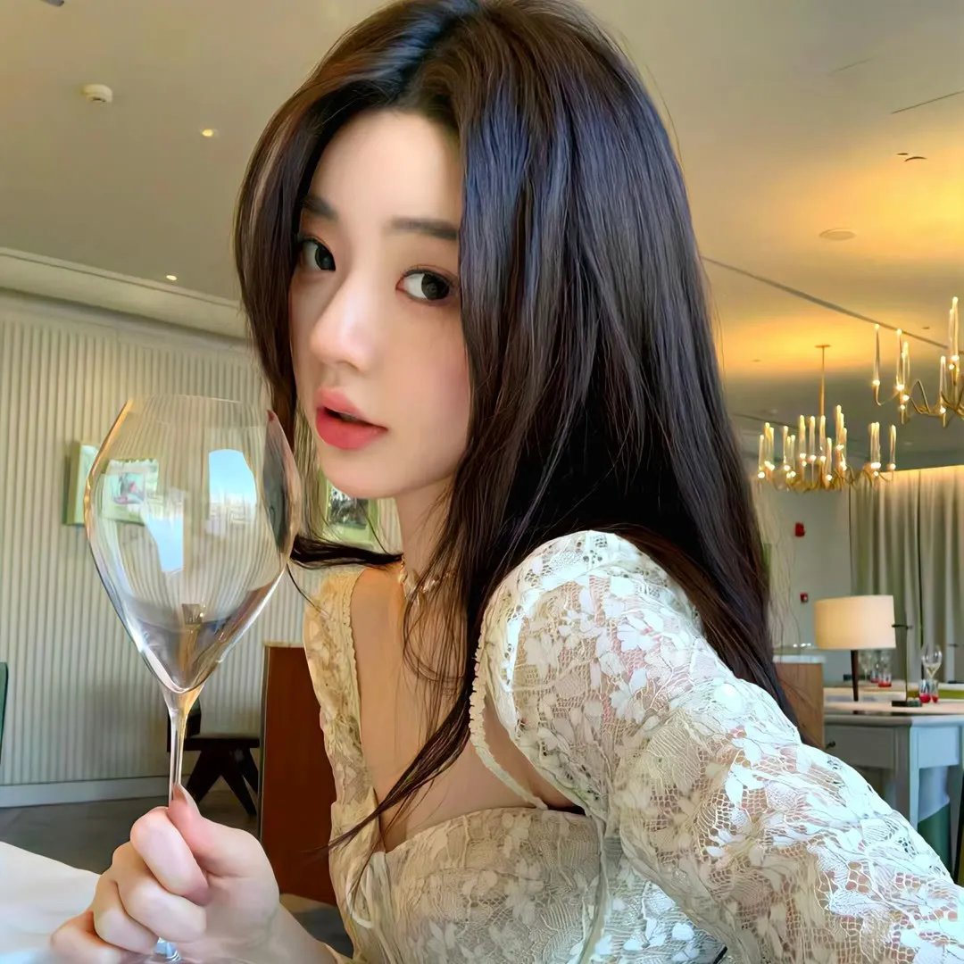 屈楚萧 / 王子文 / 王皓 / 何蓝逗 / 黄毅 / 陈庭煜 / 吴彦姝 / 牛犇 / 余嘉诚 写真 1